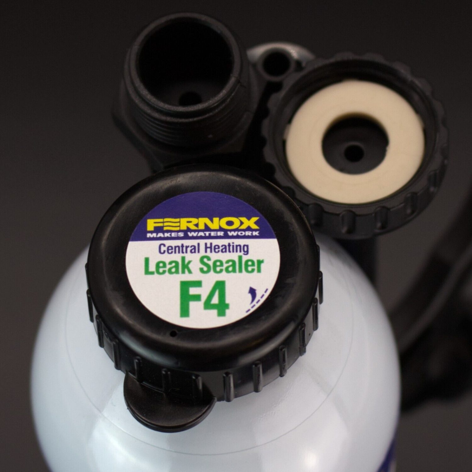 Fernox F4 Express Leak Sealer 400ml Aerosol Reduces Small Leakage Central Heating - Image 3